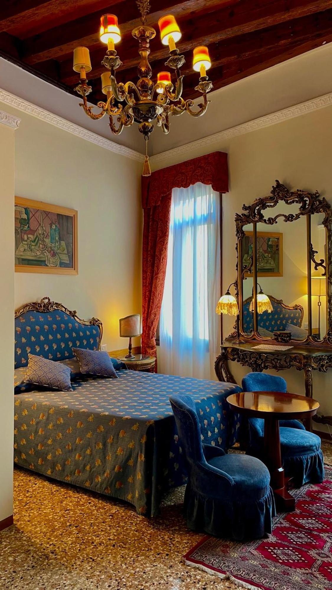 Inn Console Palais *