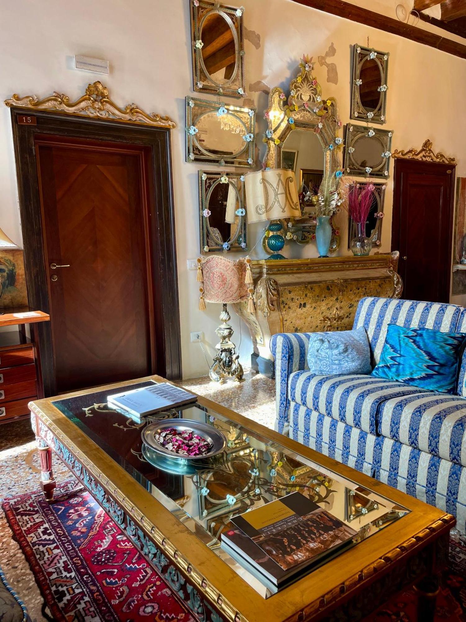 Console Palais * Venecia
