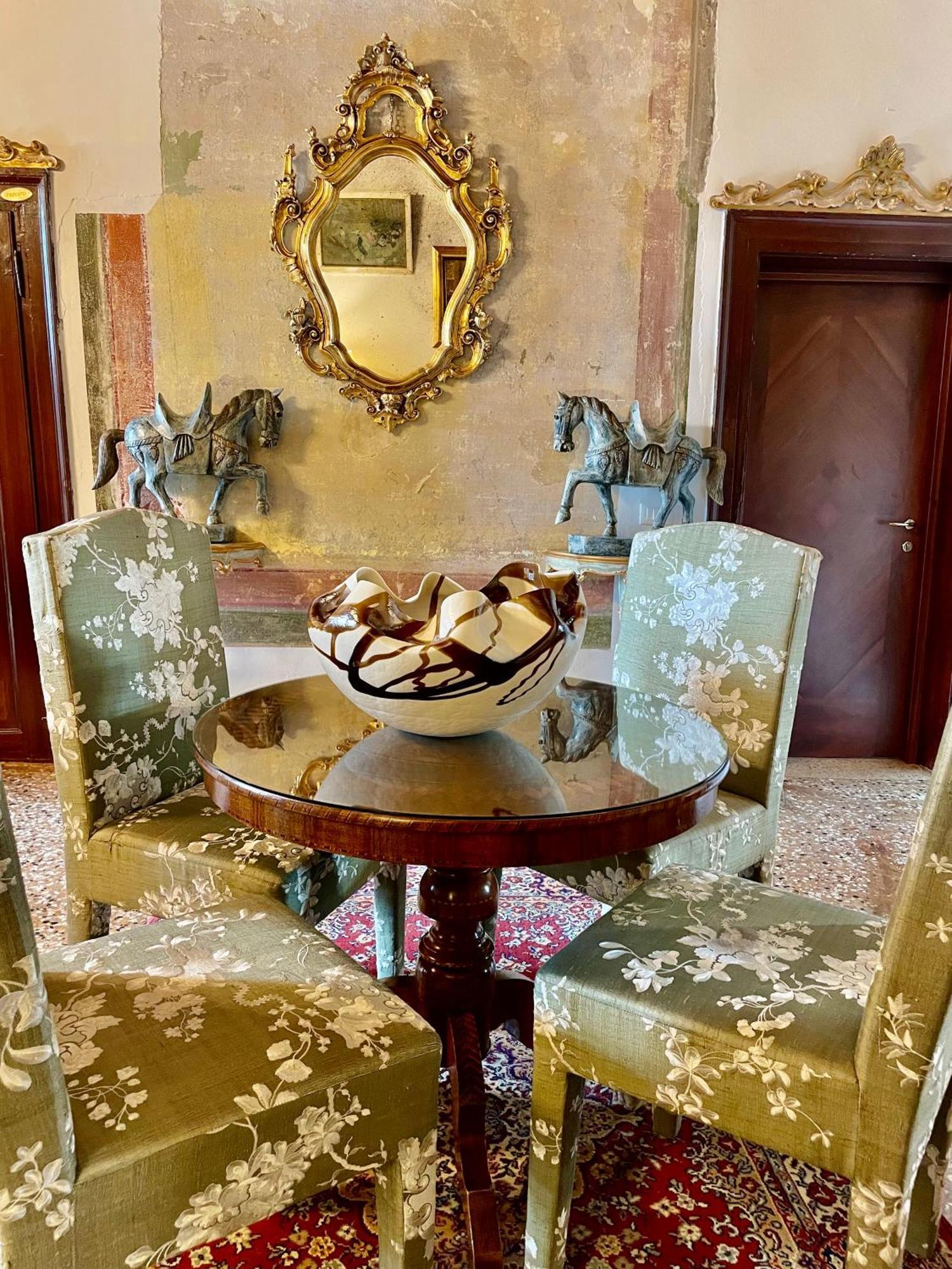 Inn Console Palais